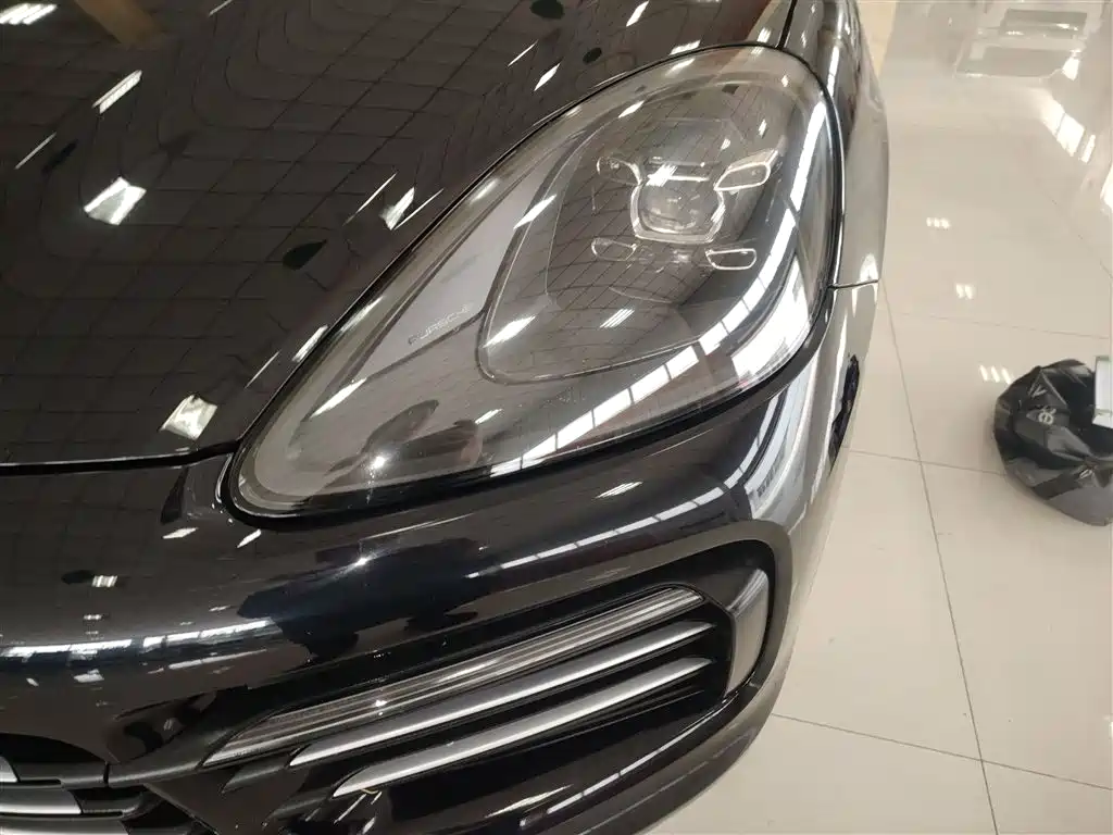 Porsche Cayenne 2019 — фото 18