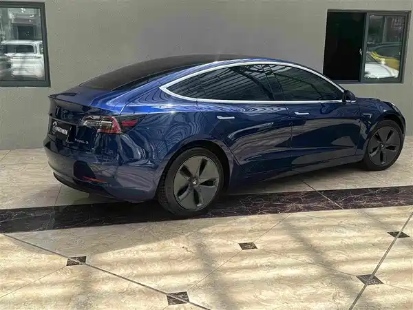Tesla Model 3 2020
