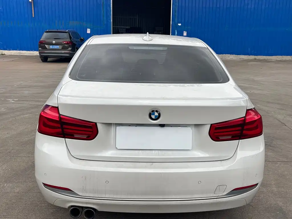 BMW 3 Series 2018 — фото 4