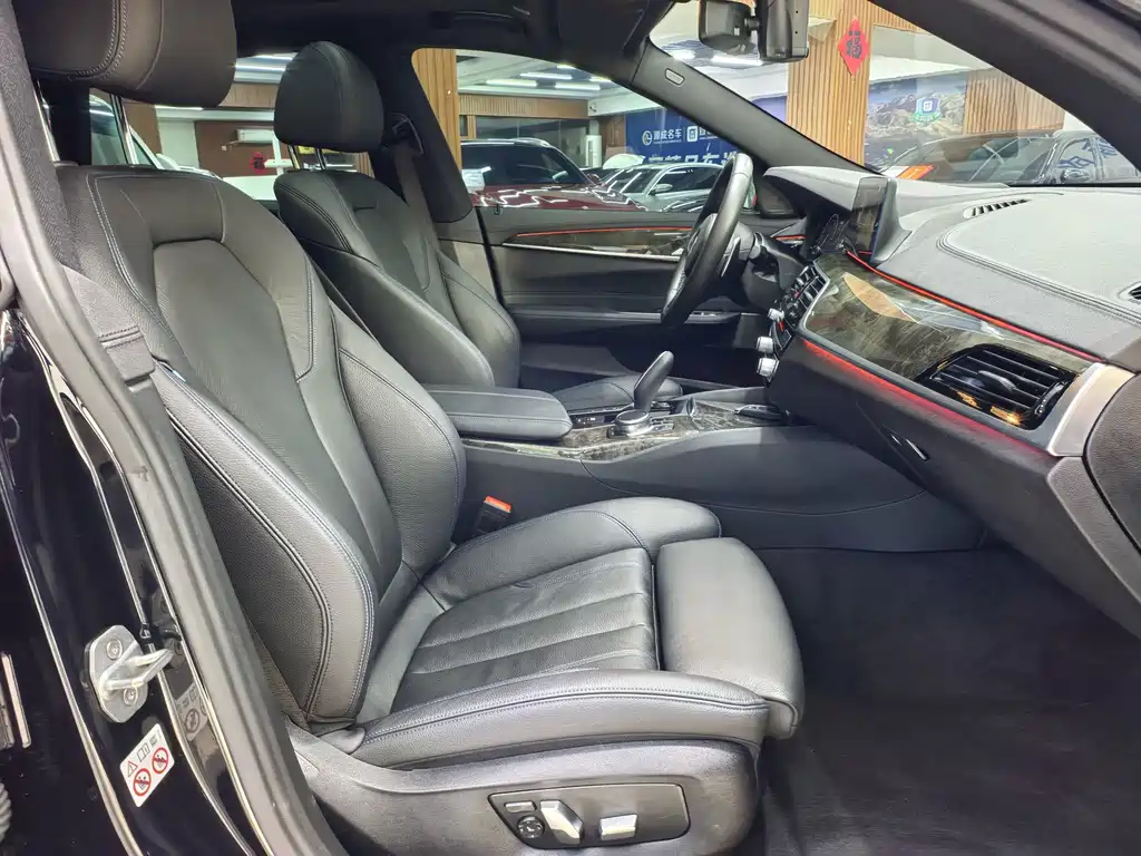 BMW 6 Series GT 2019 — фото 12