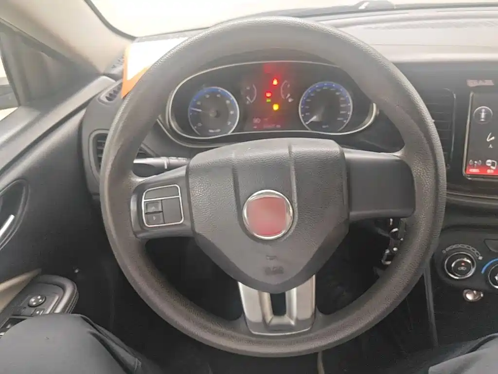 Fiat Viaggio 2015 — фото 11