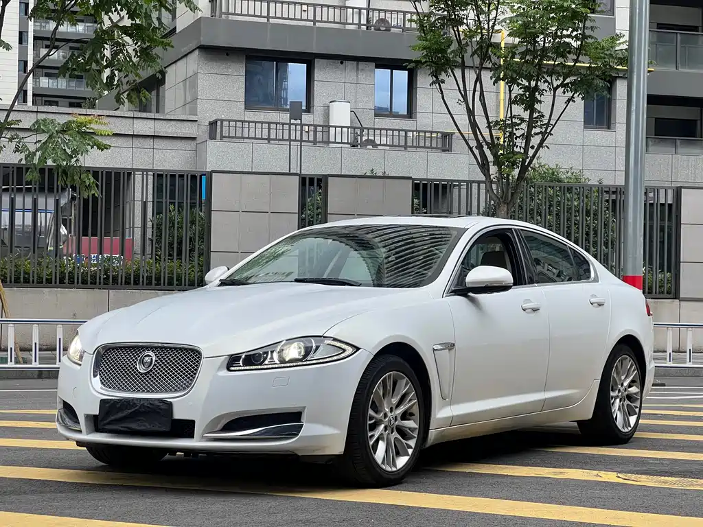 Jaguar XF 2013