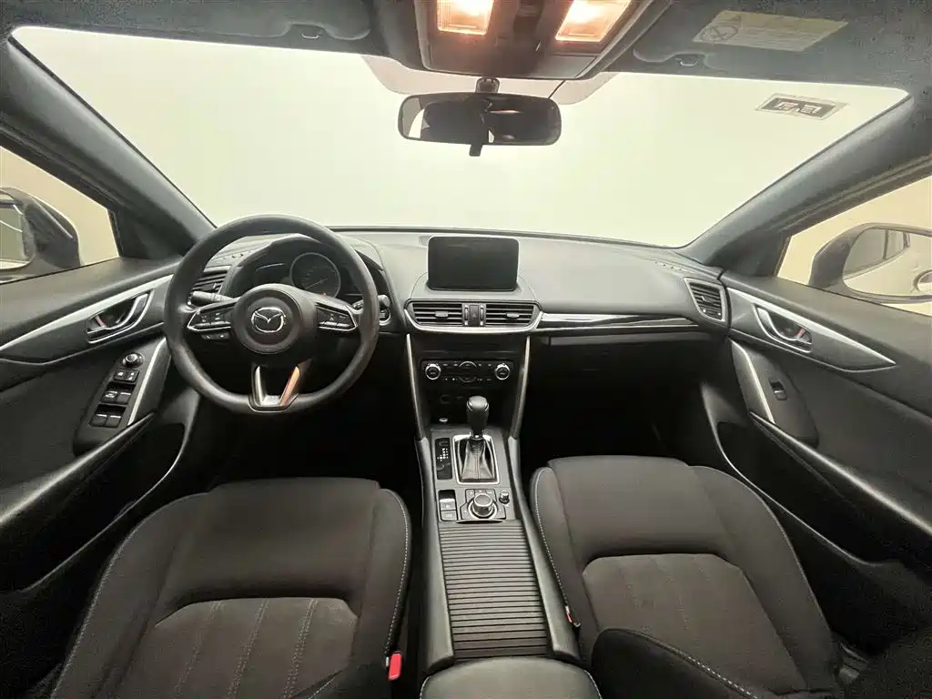 Mazda CX-4 2019 — фото 11