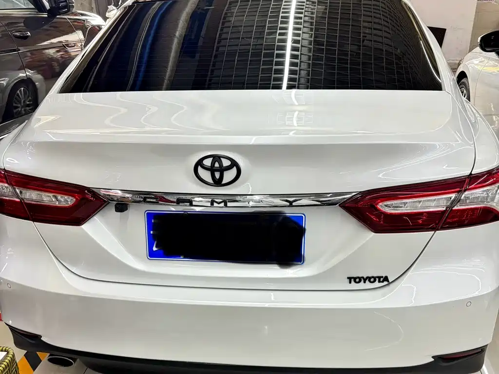 Toyota Camry 2021 — фото 9