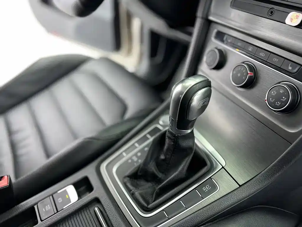 Volkswagen Golf 2015 — фото 13
