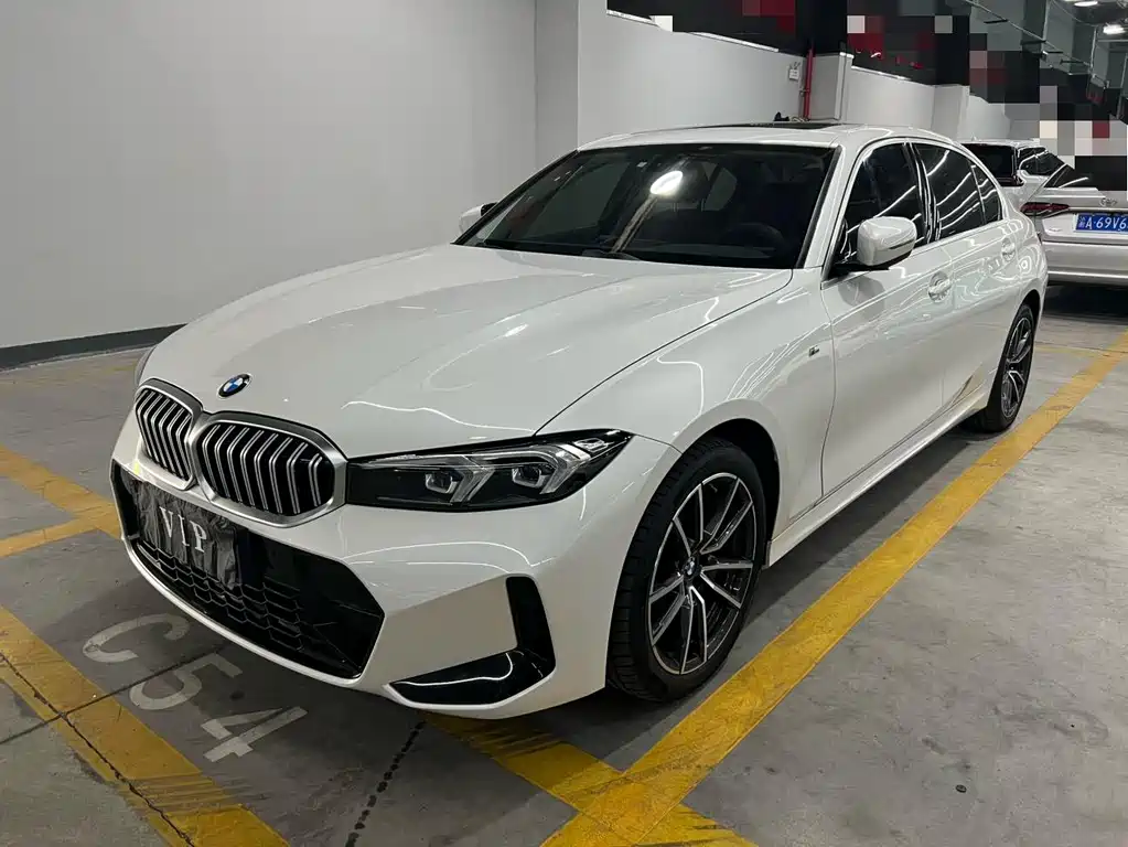 BMW 3 Series 2024 — фото 1