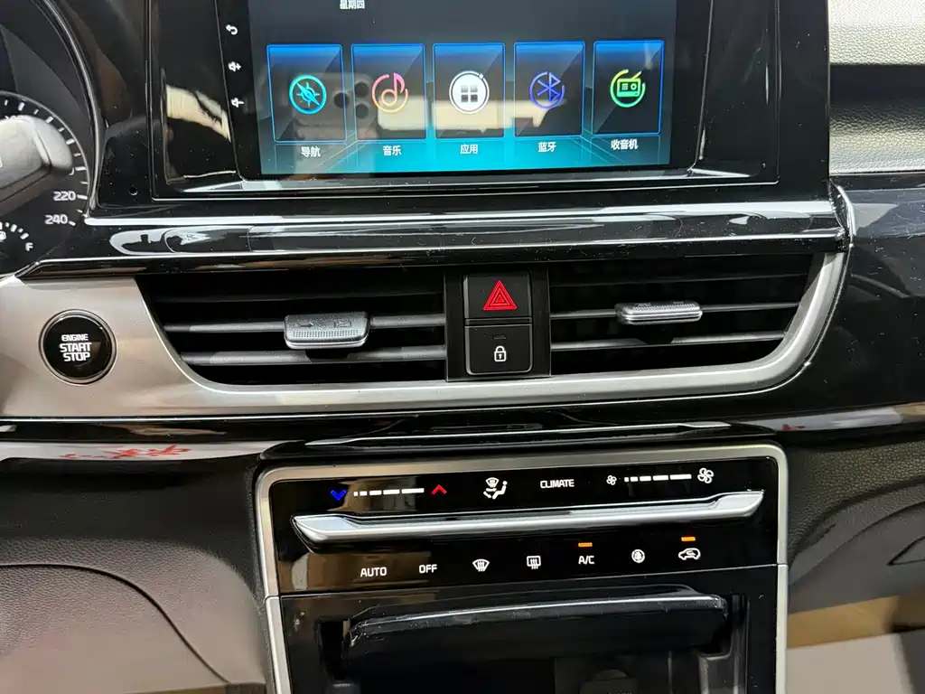 Kia KX3 2021 — фото 10
