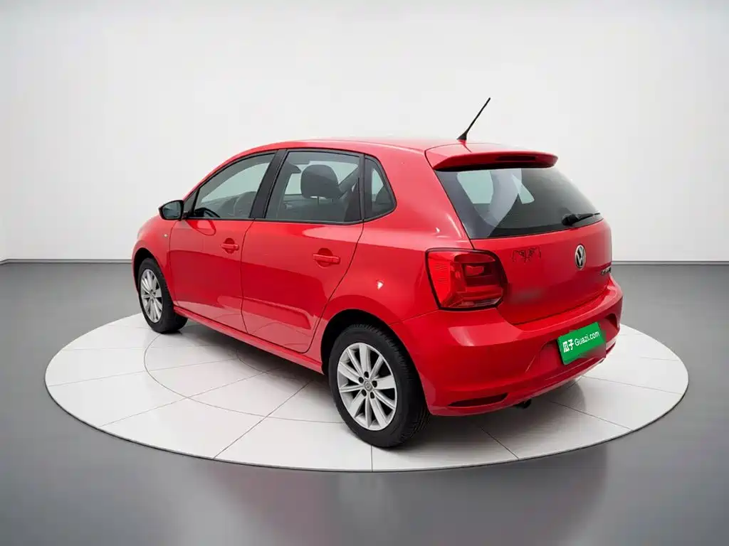 Volkswagen Polo 2015 — фото 5