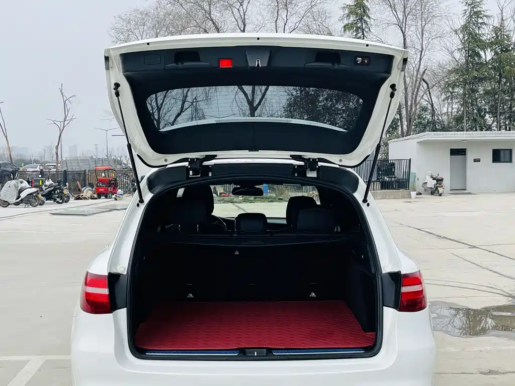 Mercedes-Benz GLC 2017 — фото 14