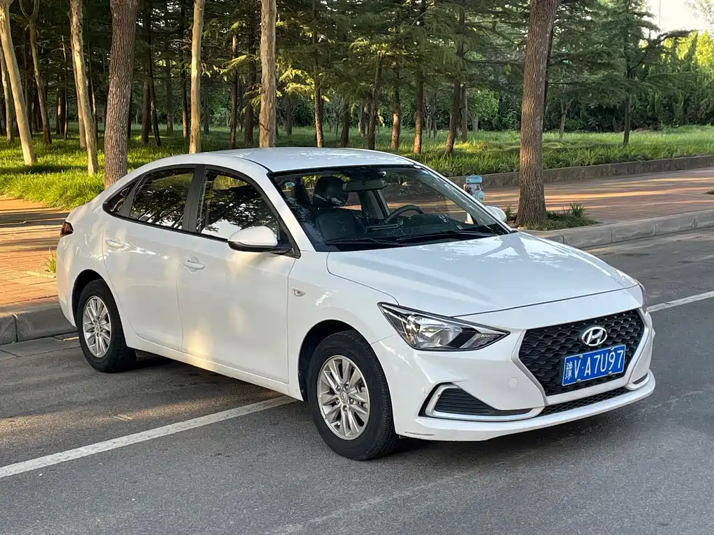 Hyundai Elantra 2020 — фото 2