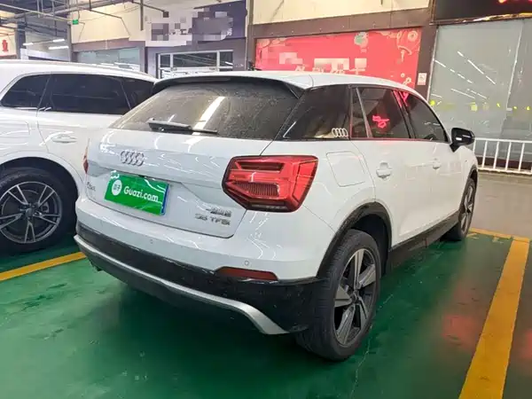 Audi Q2L 2021