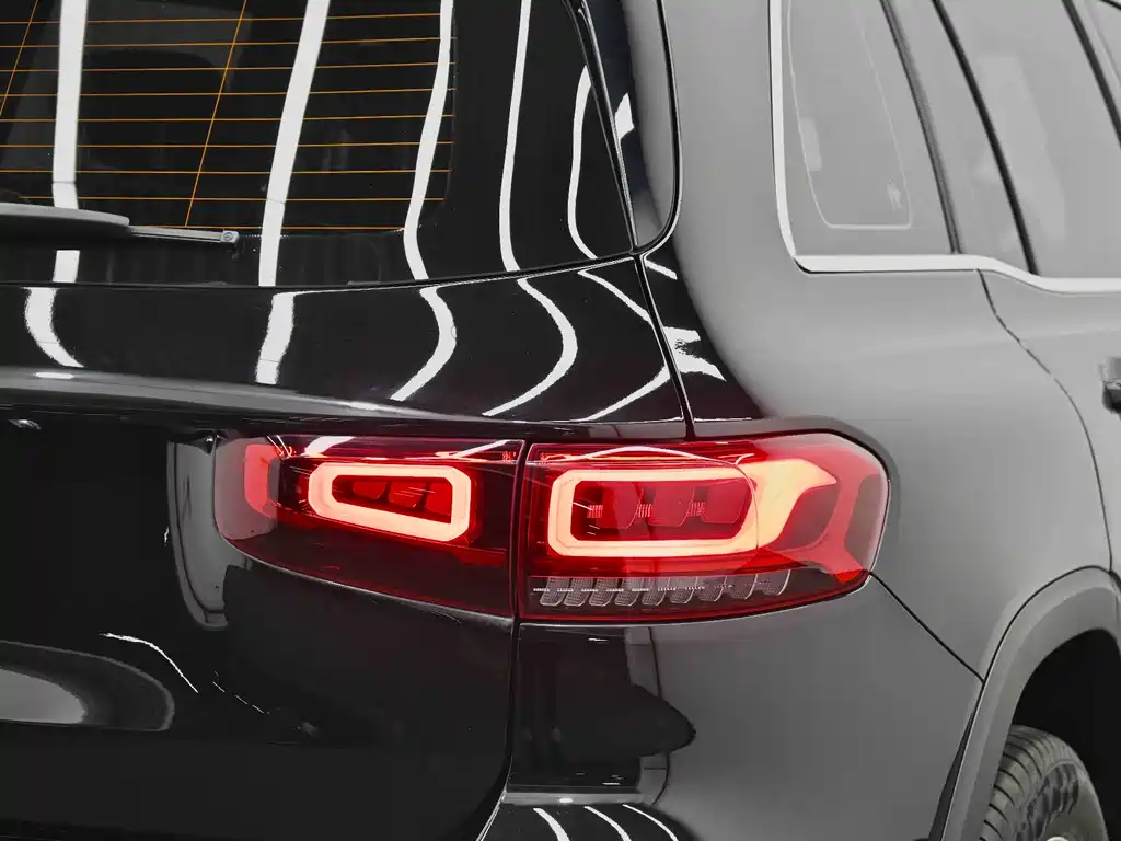 Mercedes-Benz GLB 2023 — фото 30