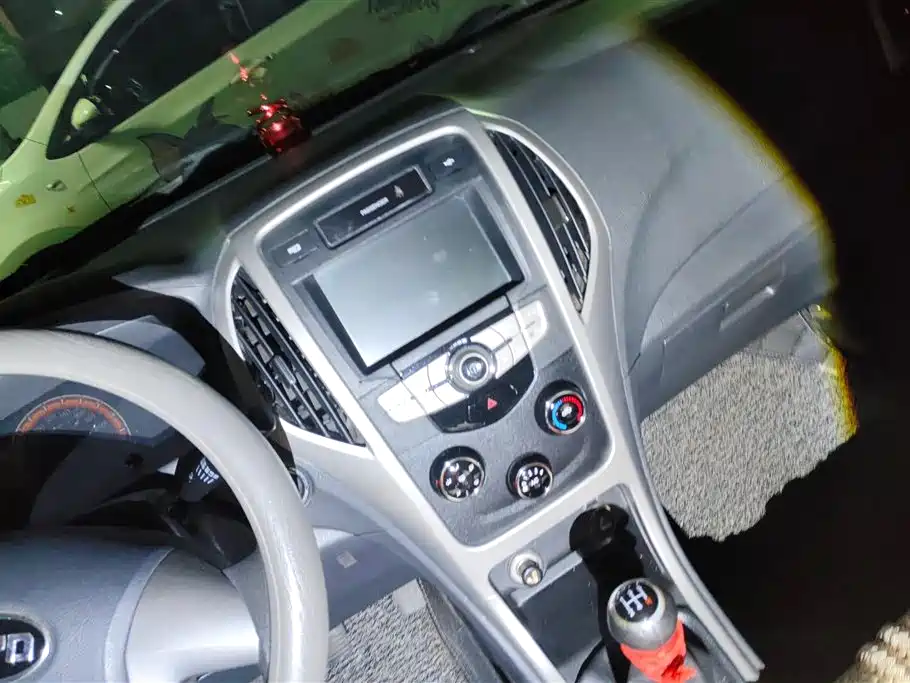 BYD F3 2015 — фото 13