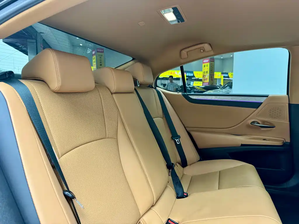 Lexus ES 2025 — фото 12