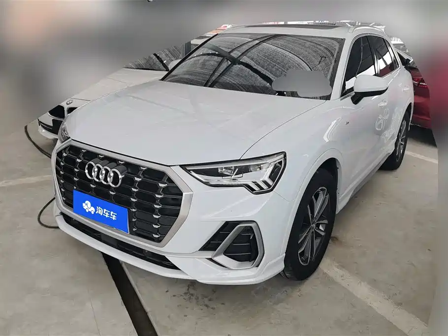 Audi Q3 2020 — фото 1