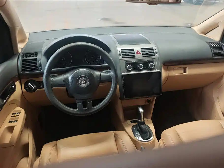 Volkswagen Touran 2015 — фото 12