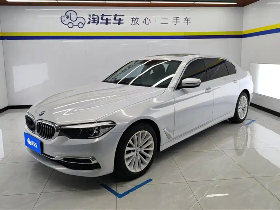 BMW 5 Series 2020 — фото 1