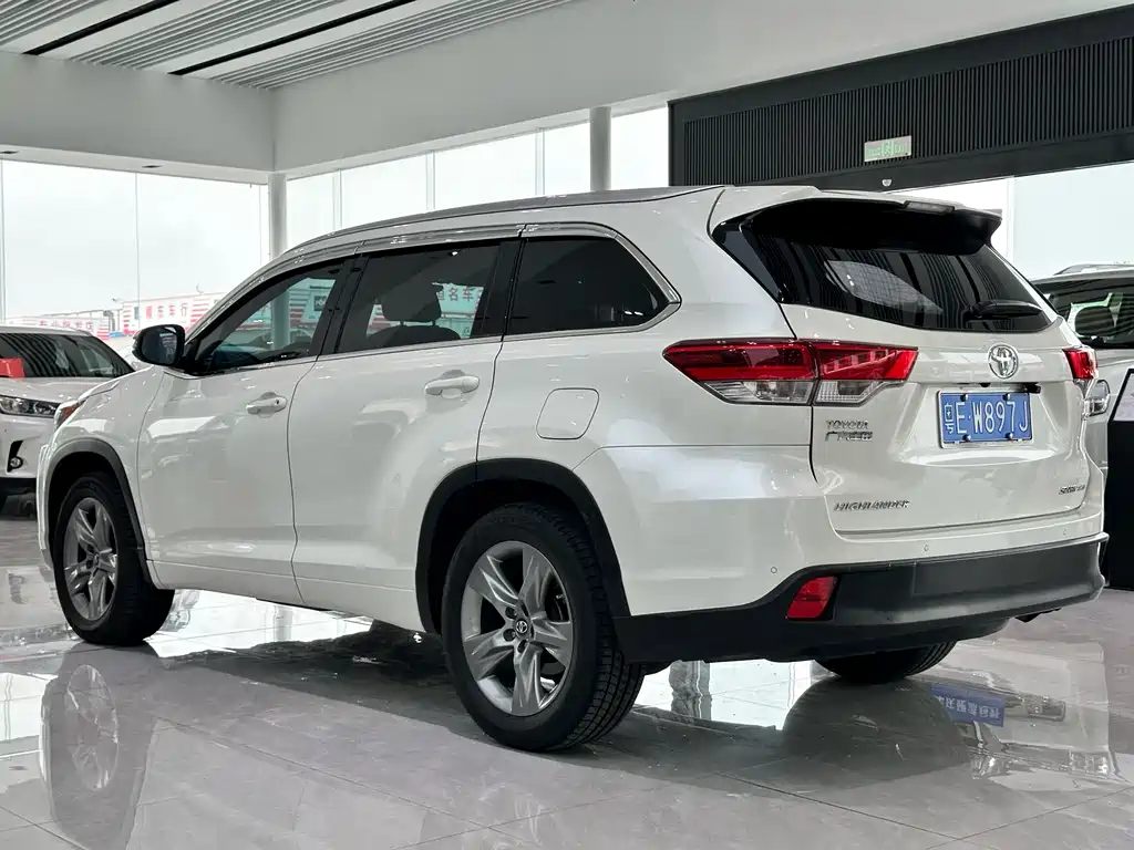 Toyota Highlander 2019 — фото 6