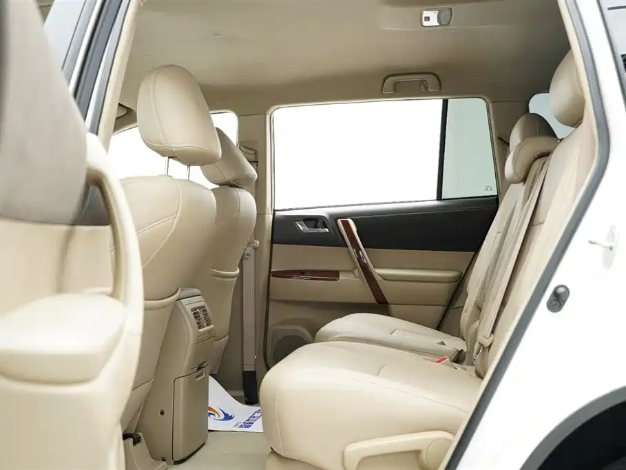 Toyota Highlander 2014 — фото 12