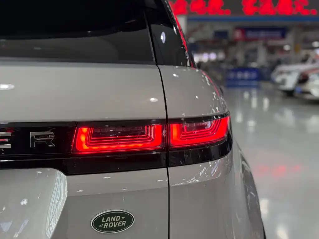 Land Rover Evoque 2022 — фото 9