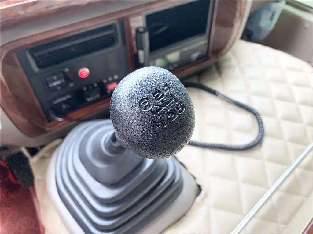 Toyota Coaster 2017 — фото 13