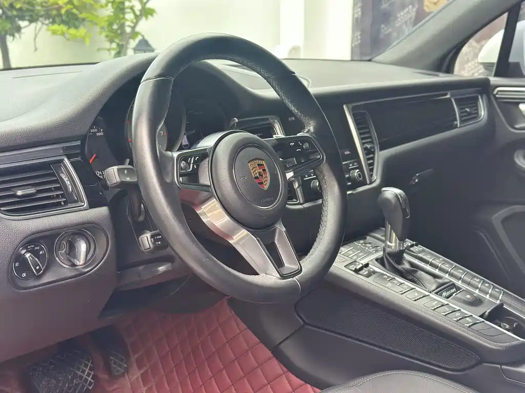 Porsche Macan 2017 — фото 9