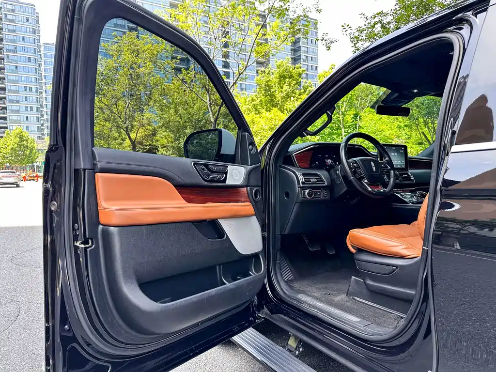 Lincoln Navigator 2021 — фото 14