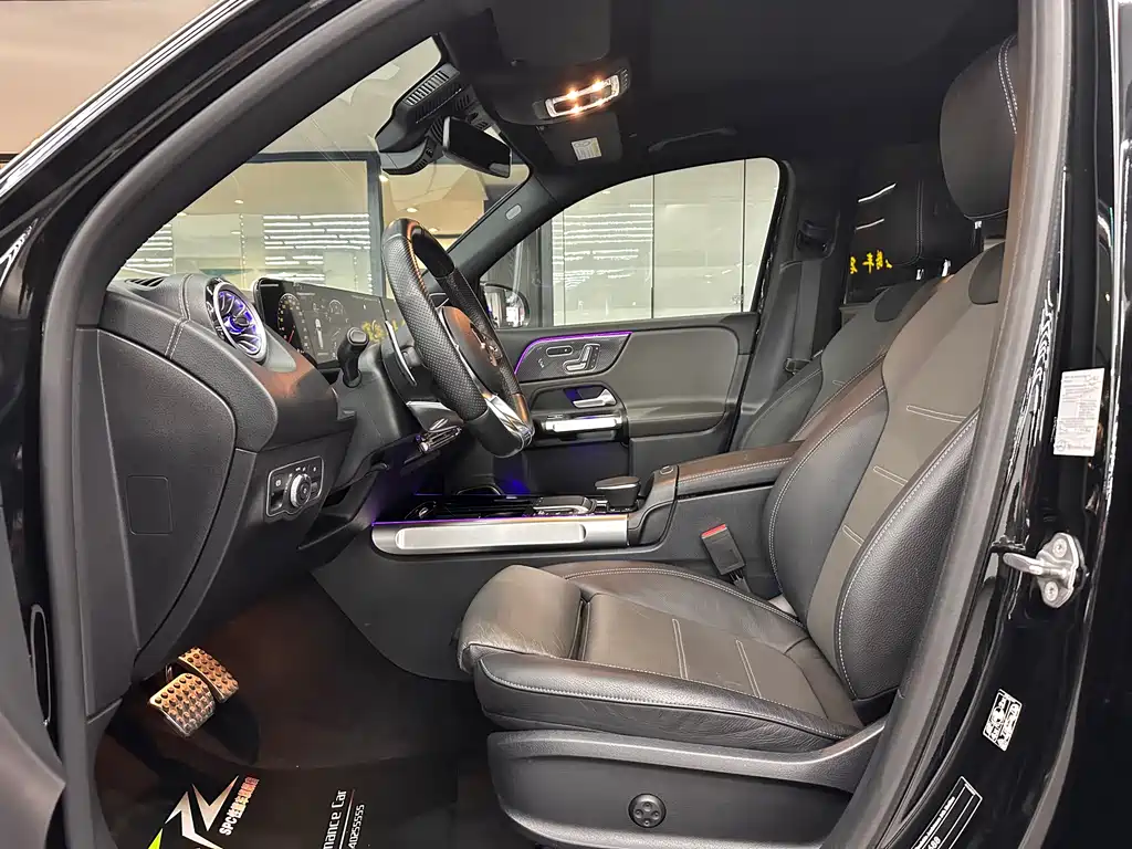 Mercedes-Benz GLB AMG 2023 — фото 7