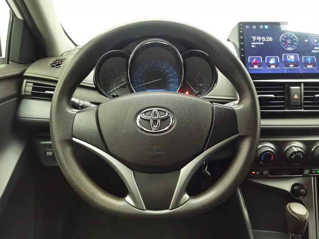 Toyota Yaris L 2016 — фото 11