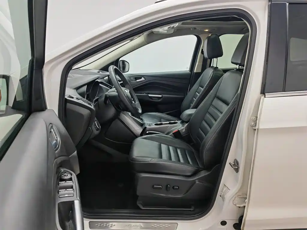 Ford Kuga 2015 — фото 10