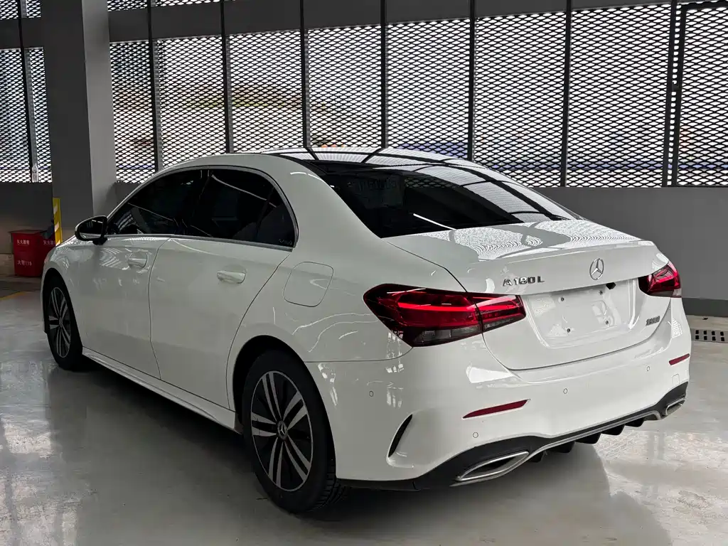 Mercedes-Benz A-Class 2019 — фото 12