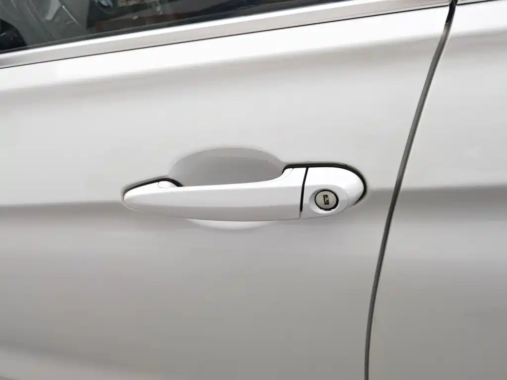 BMW 3 Series 2018 — фото 18