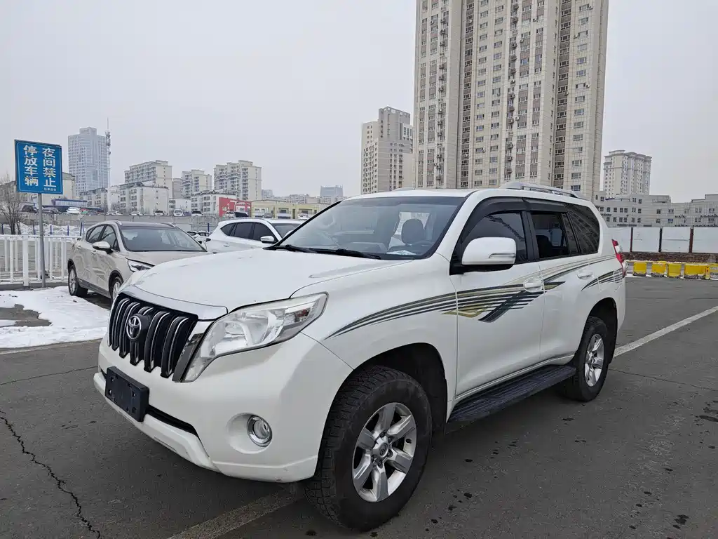 Toyota Prado 2017 — фото 3