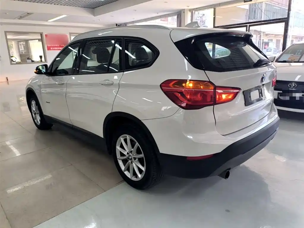 BMW X1 2017 — фото 5