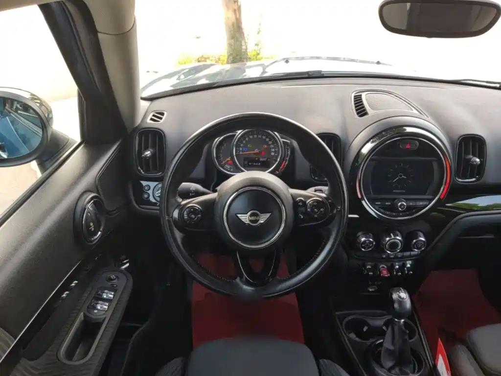 MINI Countryman 2019 — фото 11