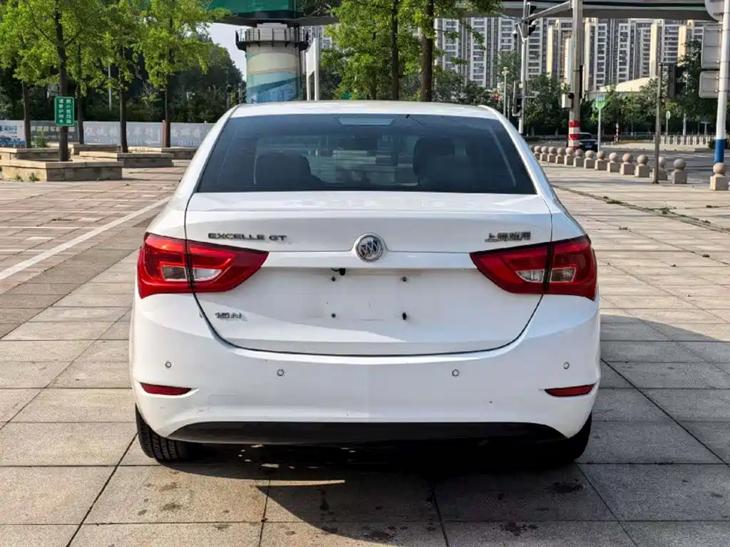 Buick Excelle 2015 — фото 8