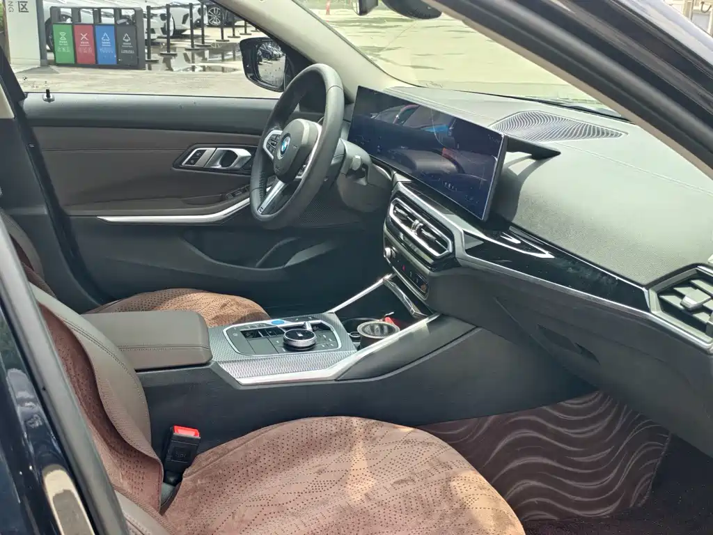 BMW i3 2024