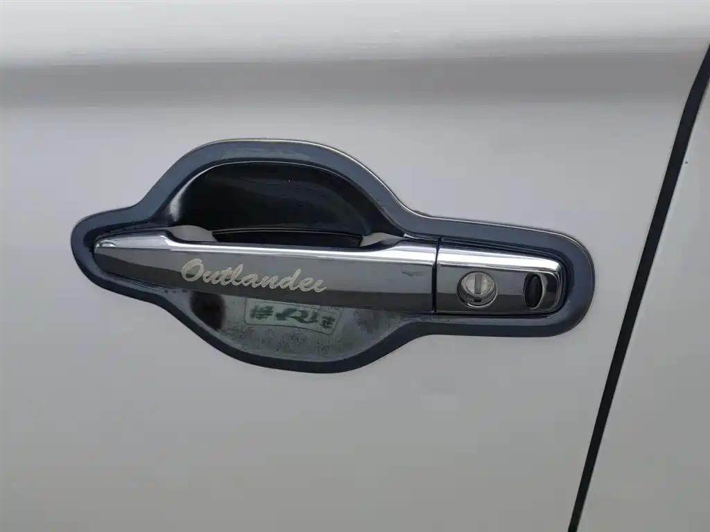 Mitsubishi Outlander 2019 — фото 18