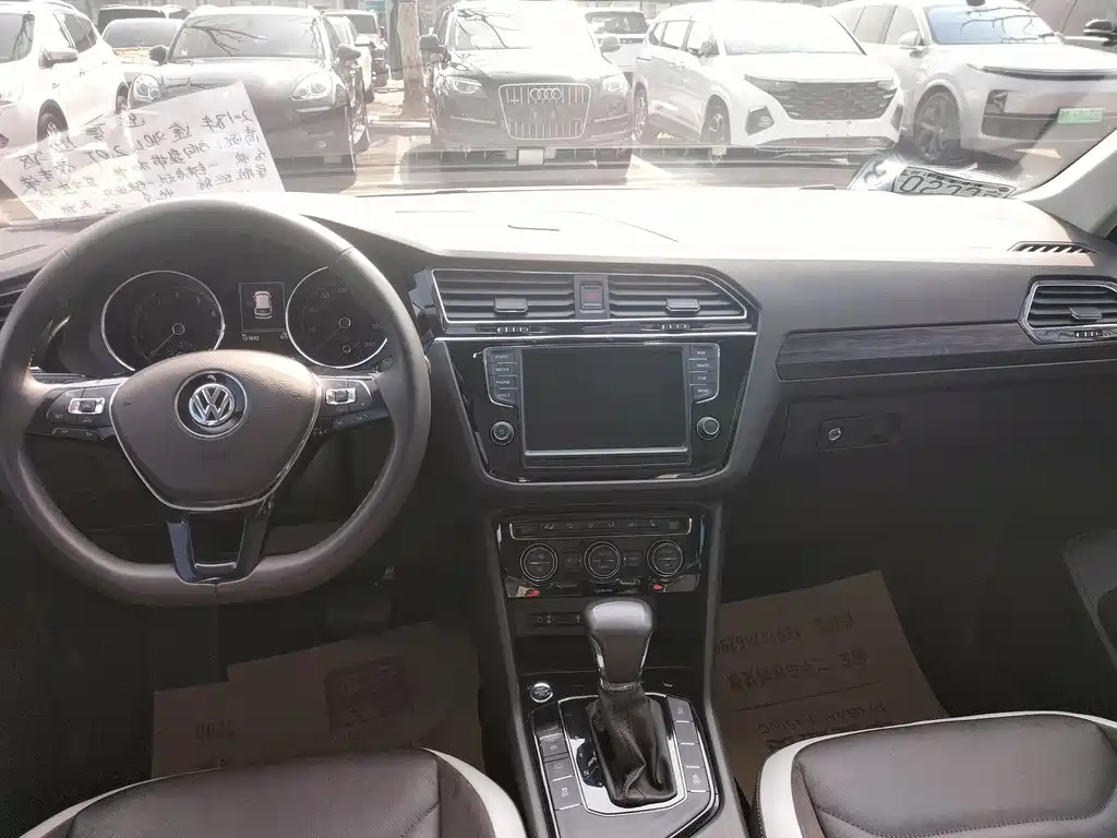 Volkswagen Tiguan L 2018 — фото 9