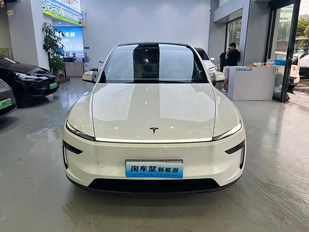 Tesla Model Y L 2025 — фото 2
