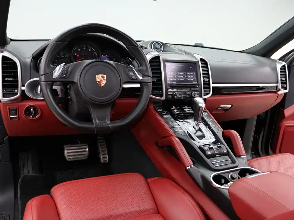 Porsche Cayenne 2016 — фото 11