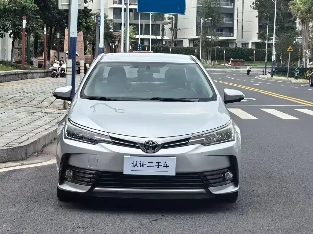 Toyota Corolla 2018 — фото 2