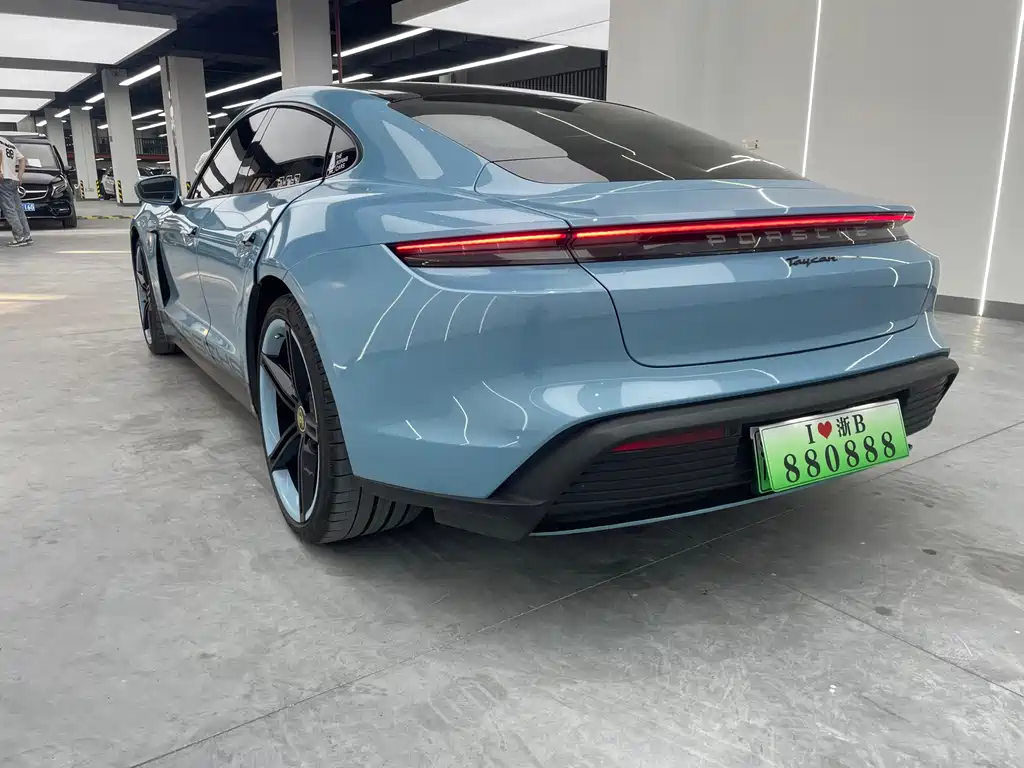 Porsche Taycan 2021 — фото 15