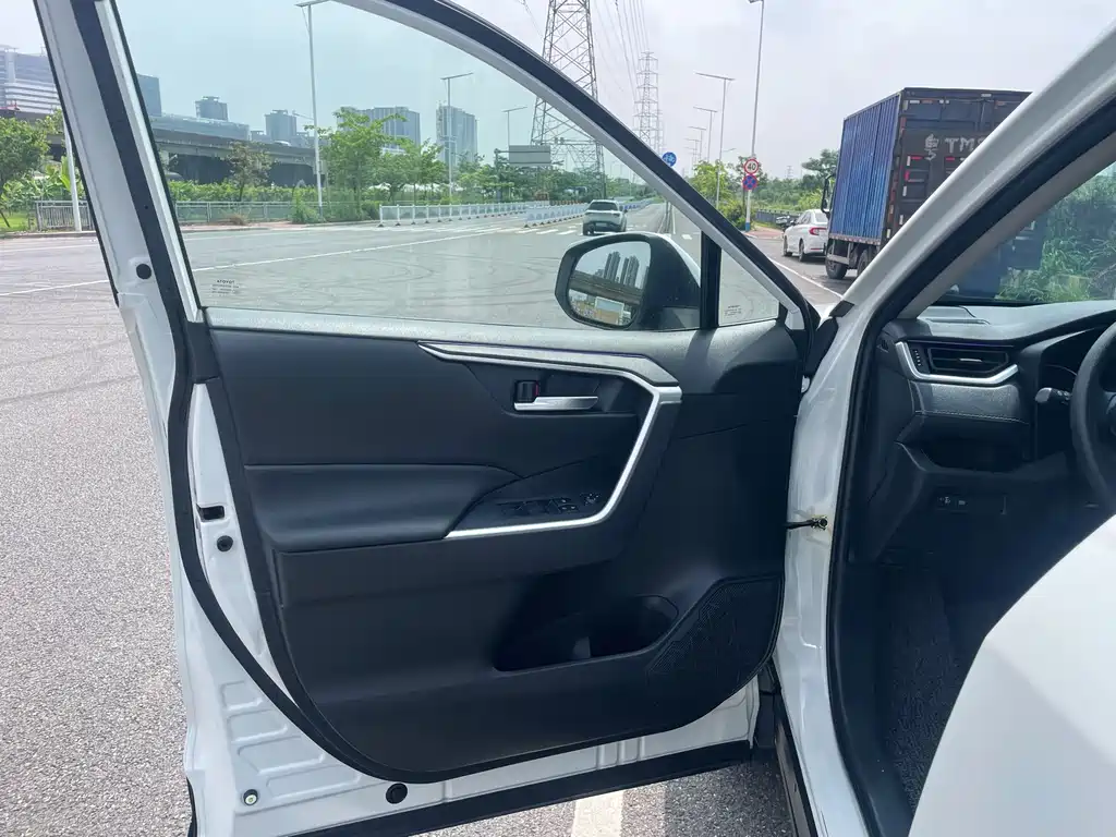 Toyota Wildlander 2021 — фото 11
