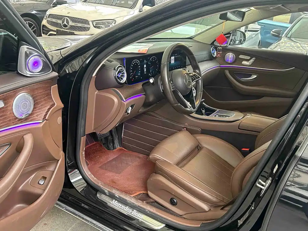 Mercedes-Benz E-Class 2022 — фото 4