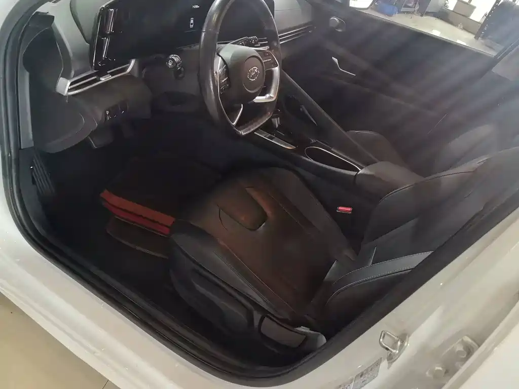 Hyundai Elantra 2022