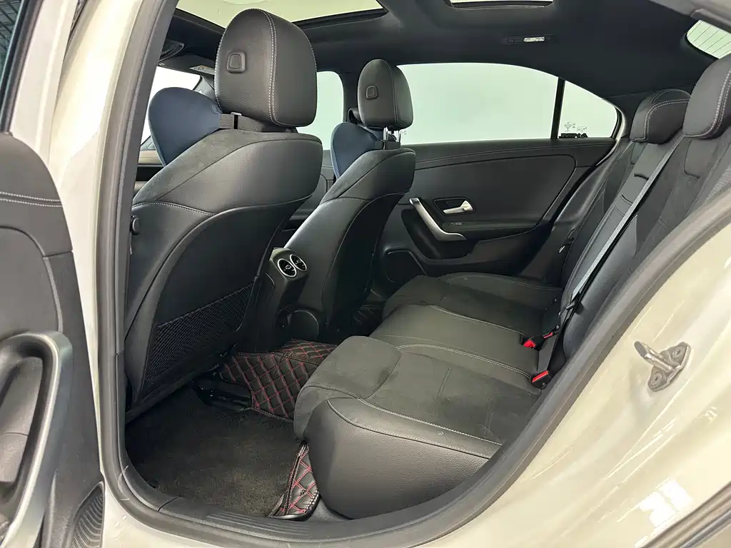 Mercedes-Benz A-Class 2023 — фото 5