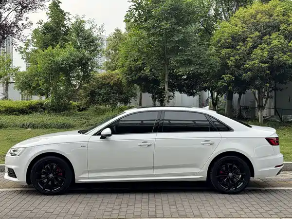 Audi A4L 2018