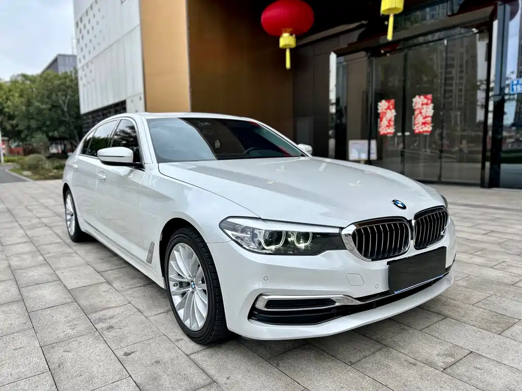 BMW 5 Series 2020 — фото 3