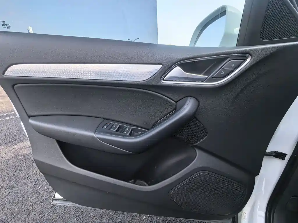 Audi Q3 2013 — фото 12